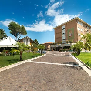 Hotel Centro Vacanze Opera Nascimbeni **