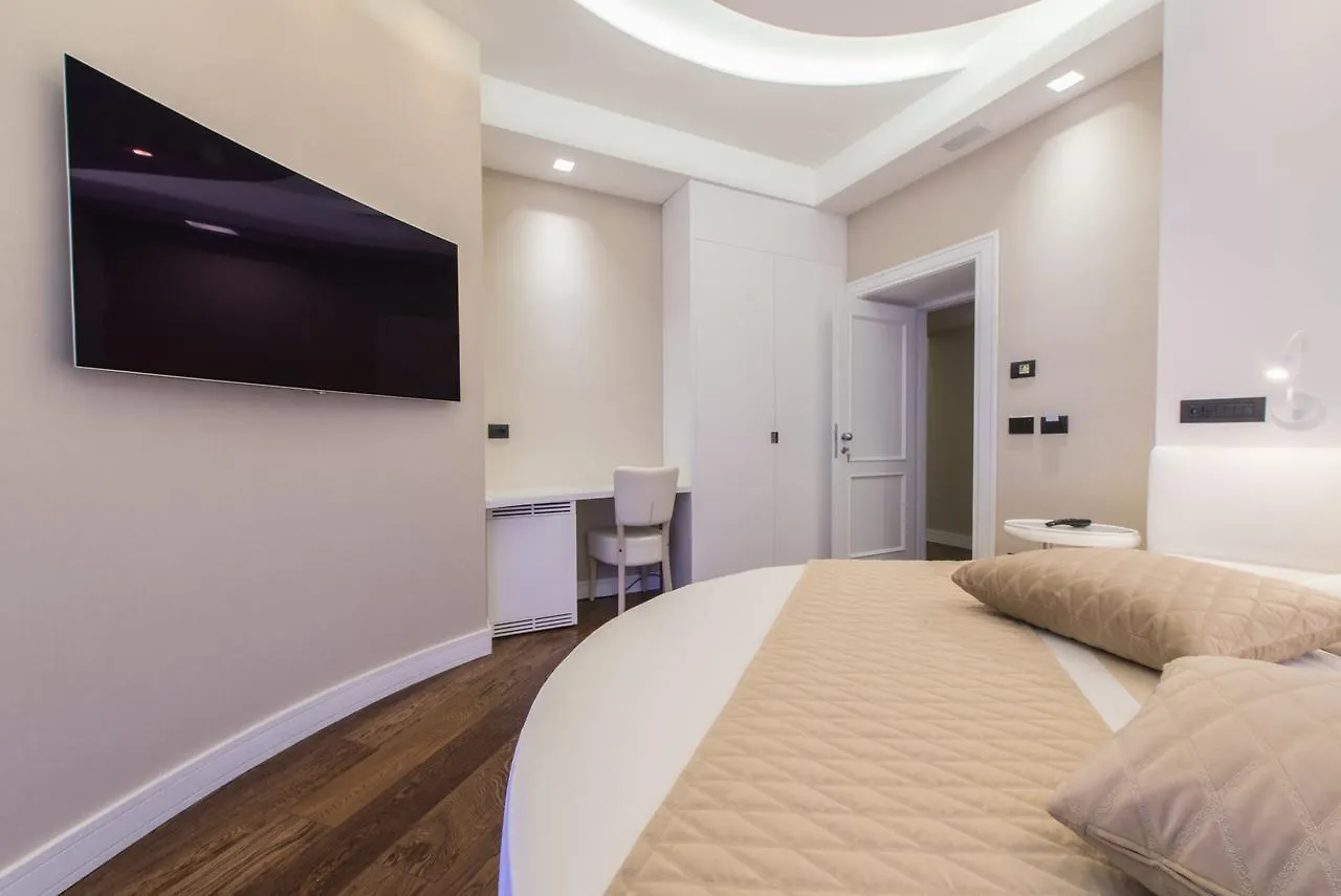 Lux Suites In Roma Πανσιόν